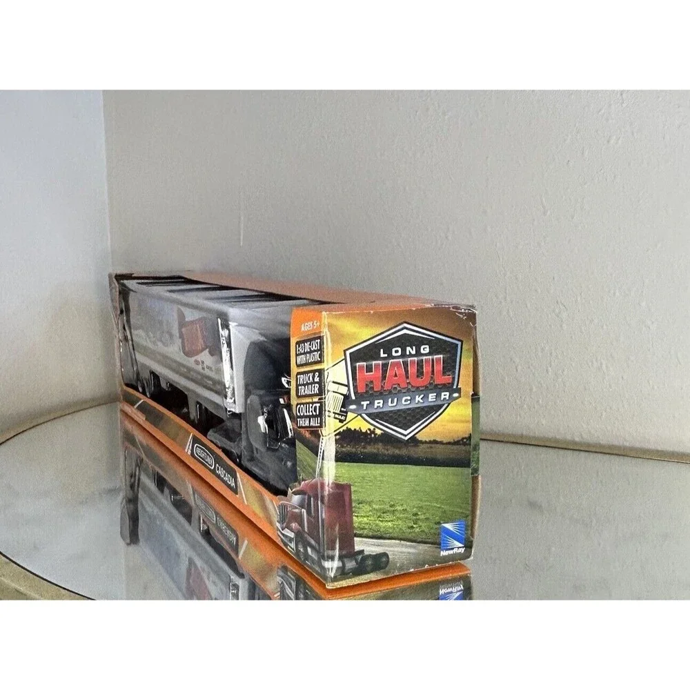 New Ray Blains‎ Farm & Fleet TOYLAND Long Haul Trucker Toy Semi 1:43 Die Cast